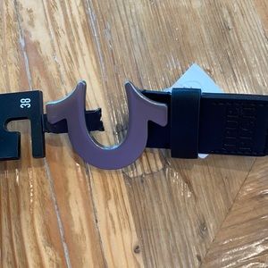 NEW True Religion Men’s Logo Buckle Leather Belt